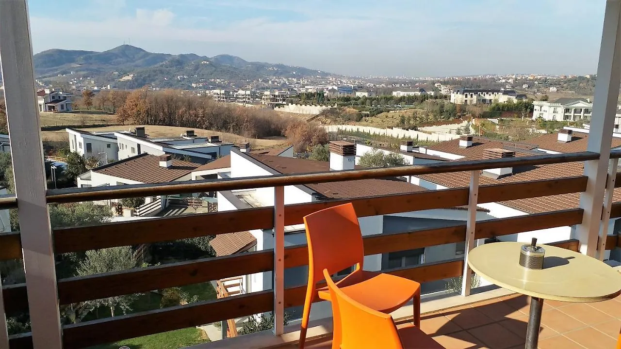 Tea Apartment At Long Hill Residence, Albania Tiran