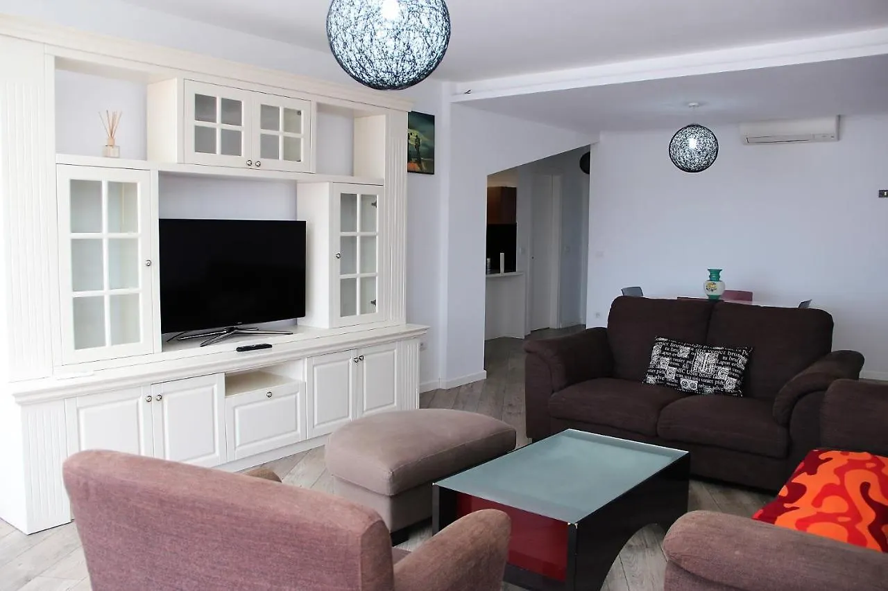 Tea Apartment At Long Hill Residence, Albania Tiran Arnavutluk