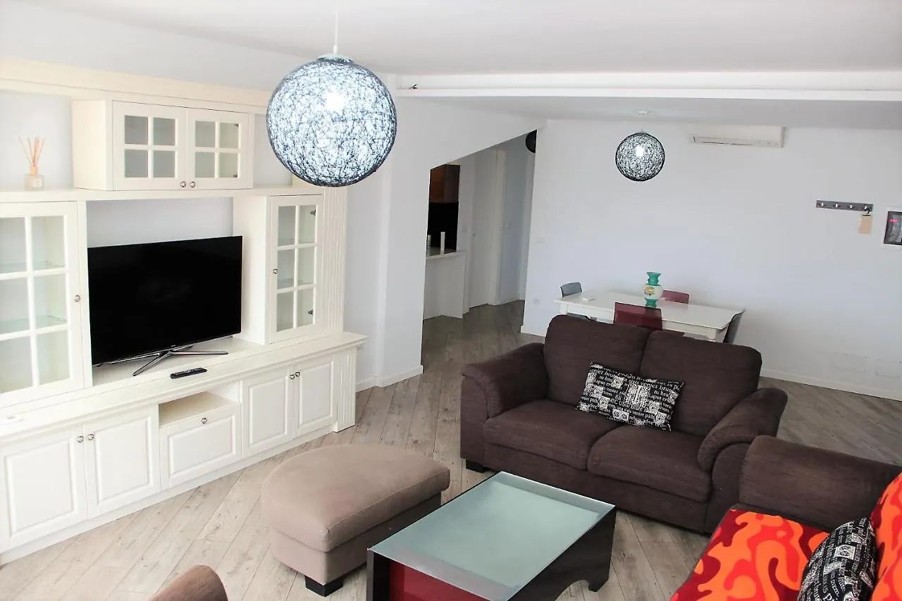 Tea Apartment At Long Hill Residence, Albania Tiran 0*,  Arnavutluk