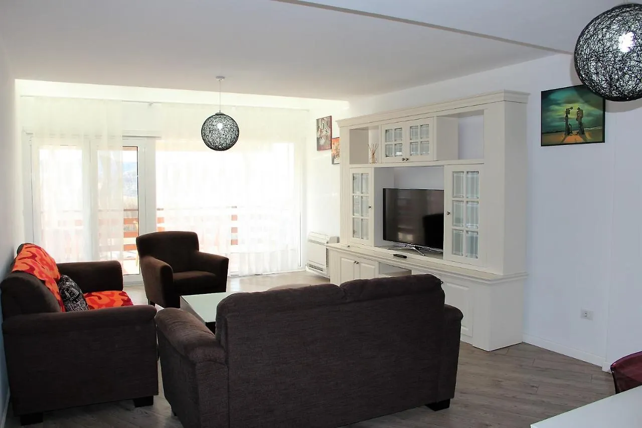 Tea Apartment At Long Hill Residence, Albania Tiran