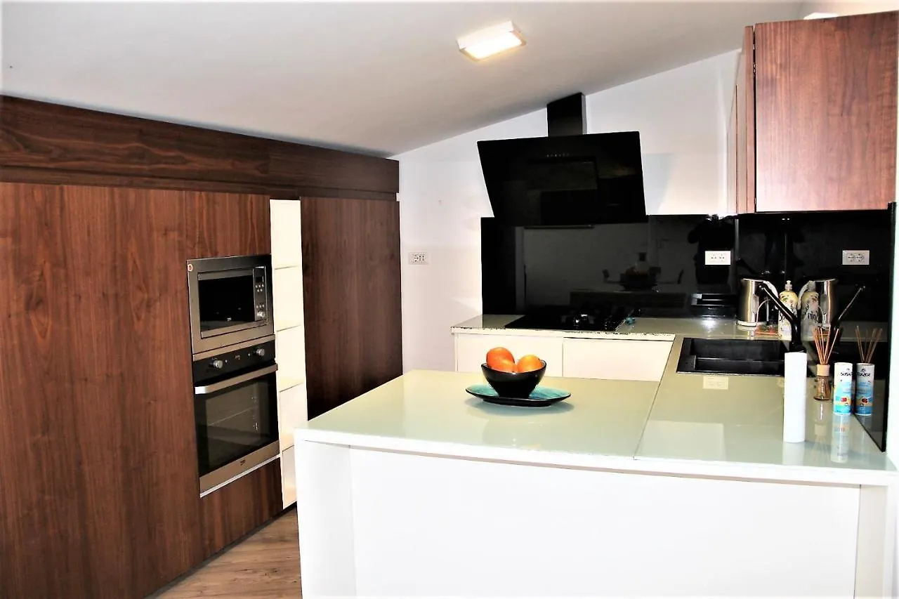 Tea Apartment At Long Hill Residence, Albania Tiran