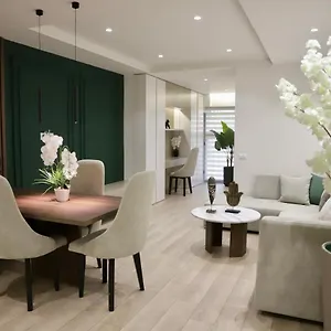 La Grand - New Bazaar Τίρανα