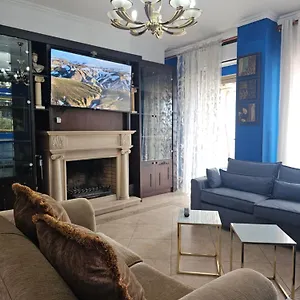 Skanderbeg Square Explorer Appartement